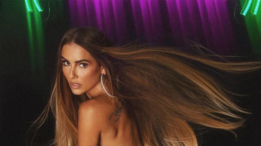 Deborah Secco revive look de Bruna Surfistinha