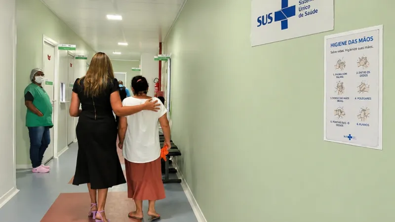 Neurologista da Sesau explica os principais sinais do Parkinson, como diagnosticar e tratar no SUS