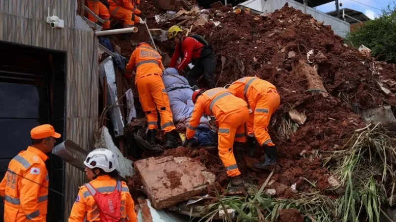 Chuvas em MG: mortes em Juiz de Fora e Ubá chegam a 53 e há 15 desaparecidos