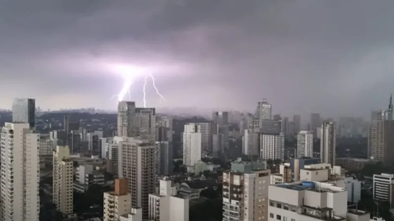 Brasil tem alertas de tempestades e vendavais; confira o clima