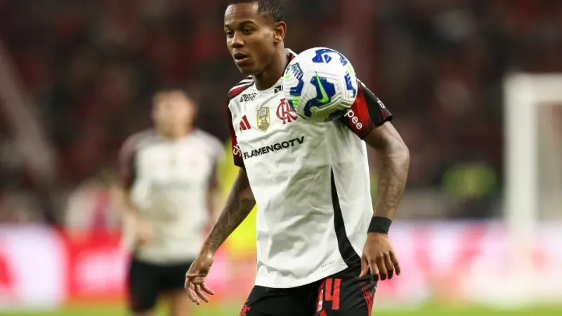 Flamengo decide multar Wallace Yan por expulsão contra o Bahia