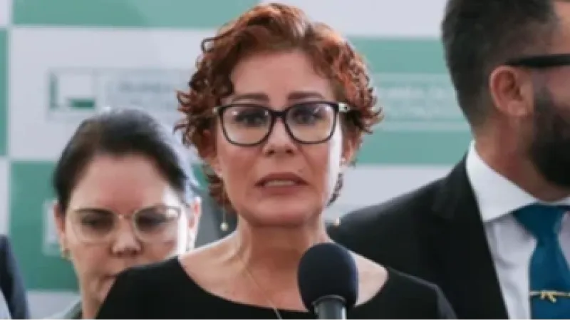 Zambelli foi agredida por detentas mais de uma vez em prisão na Itália, diz senador