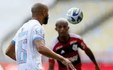De olho na liderança do Brasileiro, Fla e Bahia jogam no Maracanã