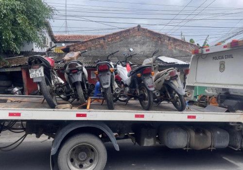 PM flagra desmanche de veículos durante ocorrência de furto no Feitosa