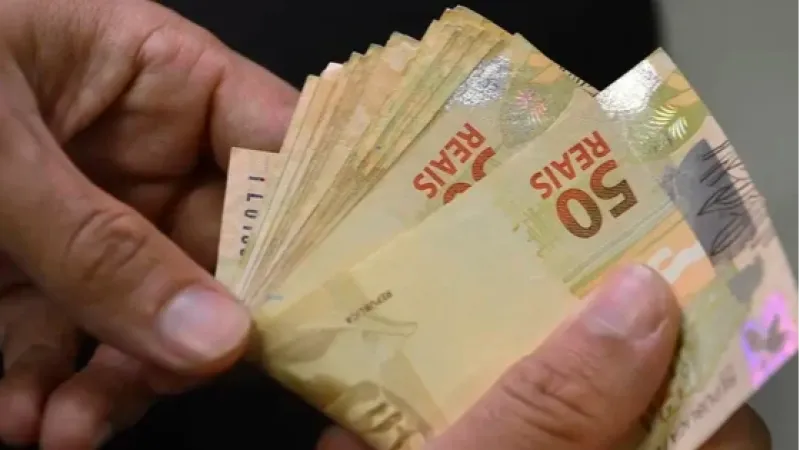 Com queda da inflação, governo reduz projeção para o valor do salário mínimo de 2026