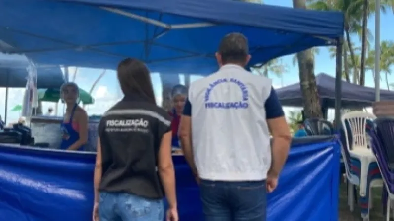 Ação educativa orienta comerciantes da Rua Aberta na orla de Maceió