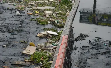 Baía de Guanabara recebe 3 milhões de litros de chorume por dia