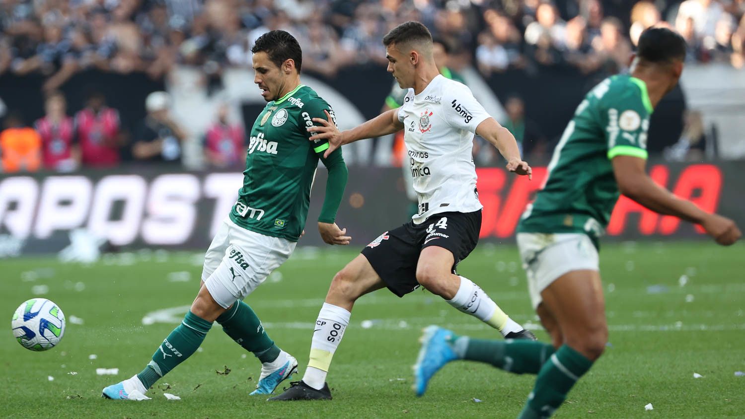 Cássio e Weverton são decisivos e Corinthians e Palmeiras empatam sem gols em Itaquera