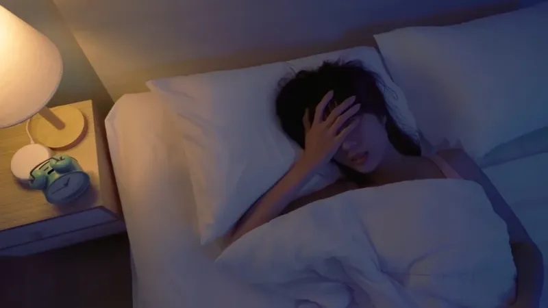 Estudo alerta que dormir tarde pode aumentar risco de infarto e AVC