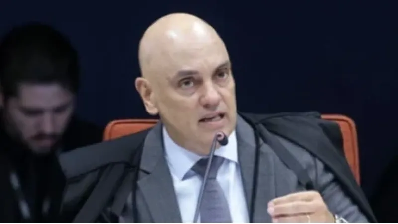 Moraes e Dino votam para manter Bolsonaro na Papudinha