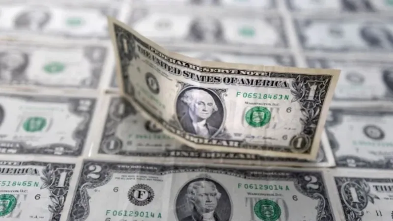 Dólar cai a R$ 4,95 com otimismo sobre acordo de paz entre EUA e Irã; Ibovespa sobe