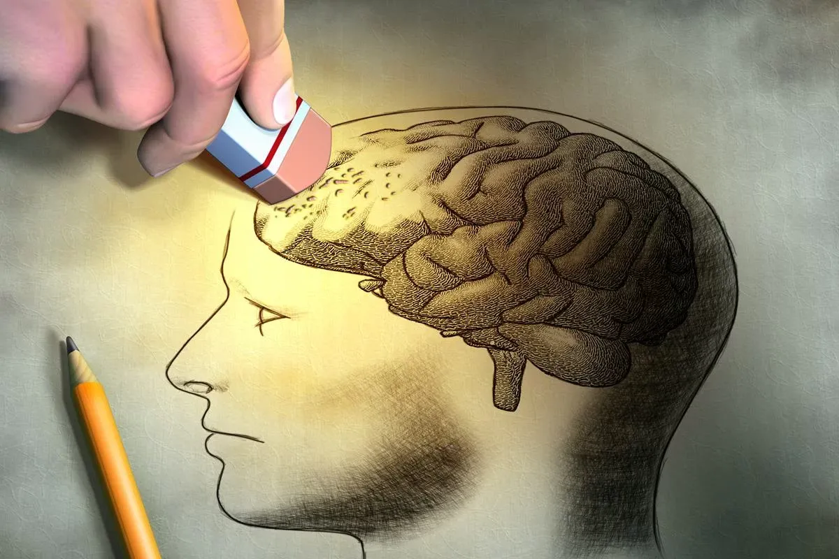 Estudo: estímulo cerebral pode tratar Alzheimer 20 anos antes
