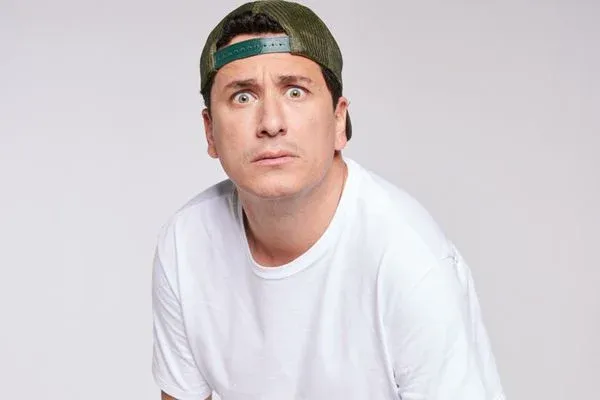 De volta a Maceió, Rafael Portugal apresenta novo show especial