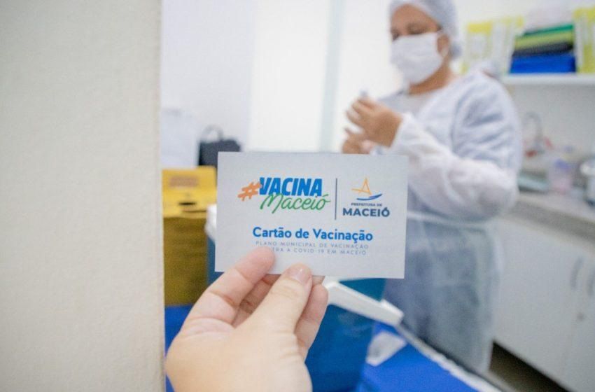 Casos de Covid-19 crescem em dezembro e Saúde alerta sobre importância da vacina
