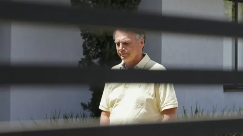 Moraes autoriza cirurgia de Bolsonaro, mas determina retorno ao regime fechado