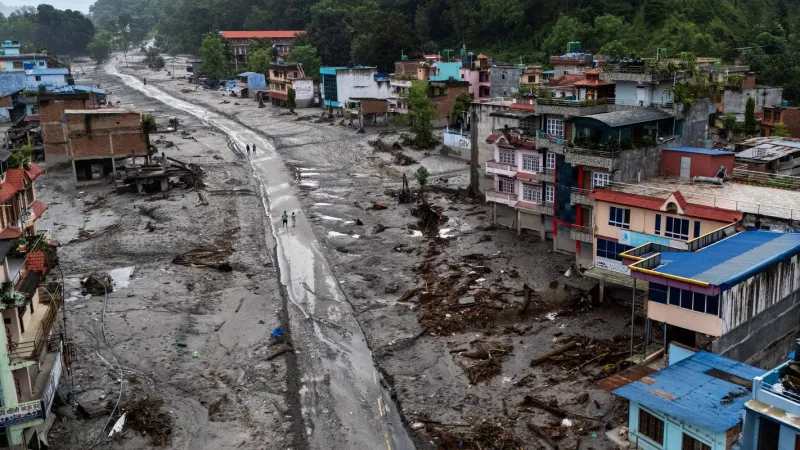 Mortos nas enchentes do Nepal passam de 1 mil
