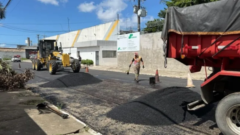 Seminfra recupera pavimentação na Rua Recanto do Sol, no Clima Bom
