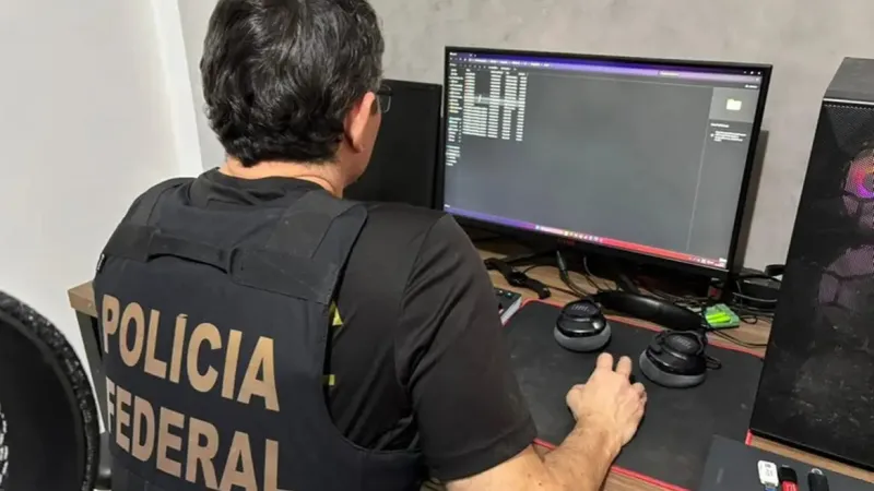 Crime de racismo em canal de mensagens é investigado pela PF