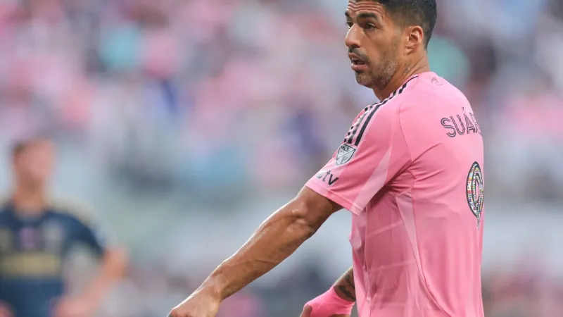 Suárez e Nández ficam fora da convocação do Uruguai para a Copa