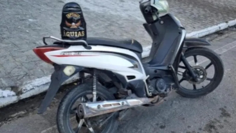Polícia Militar recupera veículos e detém suspeito durante ações no Clima Bom e Jacintinho