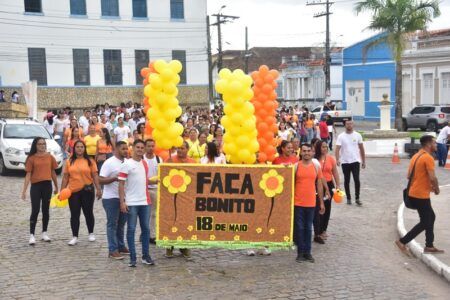 Prefeitura de Penedo realiza caminhada de alerta sobre proteção e direitos de crianças e adolescentes