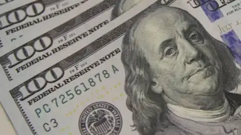 Dólar cai para R$ 5,01, e bolsa renova recorde com ajuda do exterior