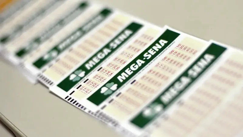 Mega-Sena acumula e prêmio principal vai para R$ 40 "milhas"