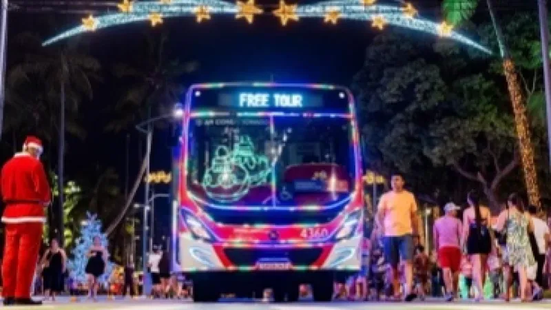 Ônibus gratuitos do Free Tour Natal Massayó circulam pela orla marítima