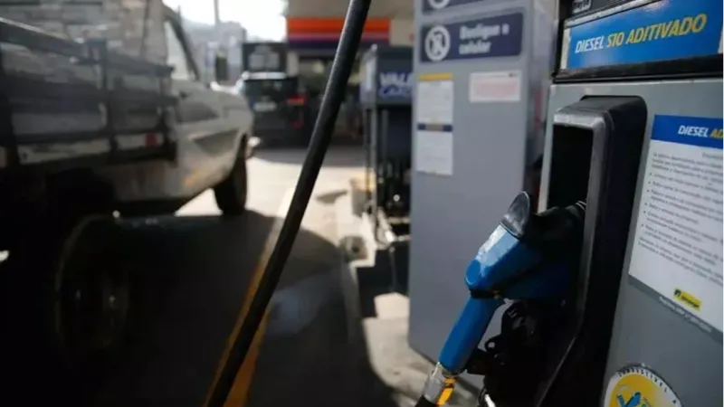 Diesel pode cair R$ 0,64 por litro na refinaria com pacote do governo para conter alta do petróleo