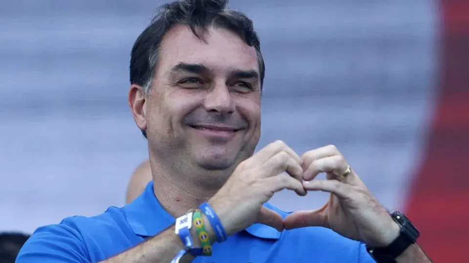 DataFolha: 52% veem tarifaço de Trump ao Brasil como apoio à campanha de Flávio Bolsonaro