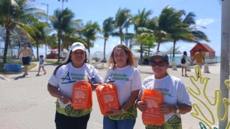Ações do Projeto Praia Limpa fortalecem limpeza na orla de Maceió