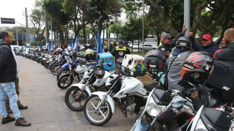 Governo prepara linha de crédito para motociclistas de aplicativos