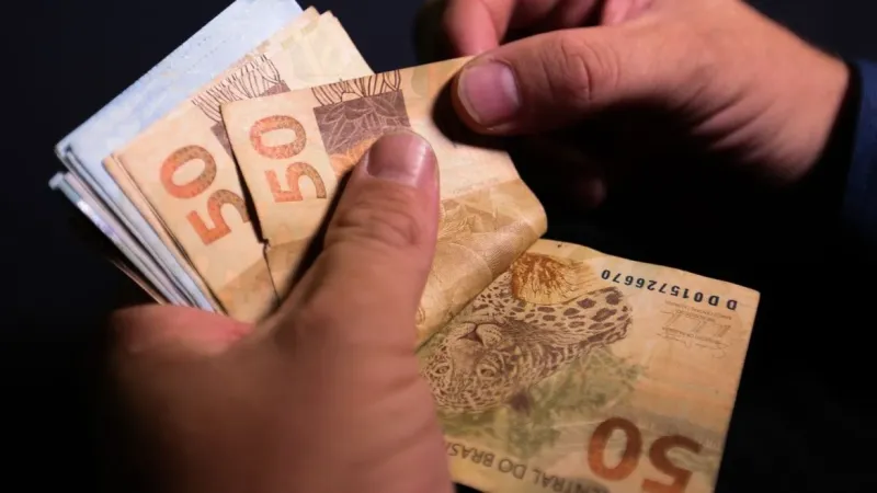 Novo salário mínimo será de R$ 1.621 em 2026