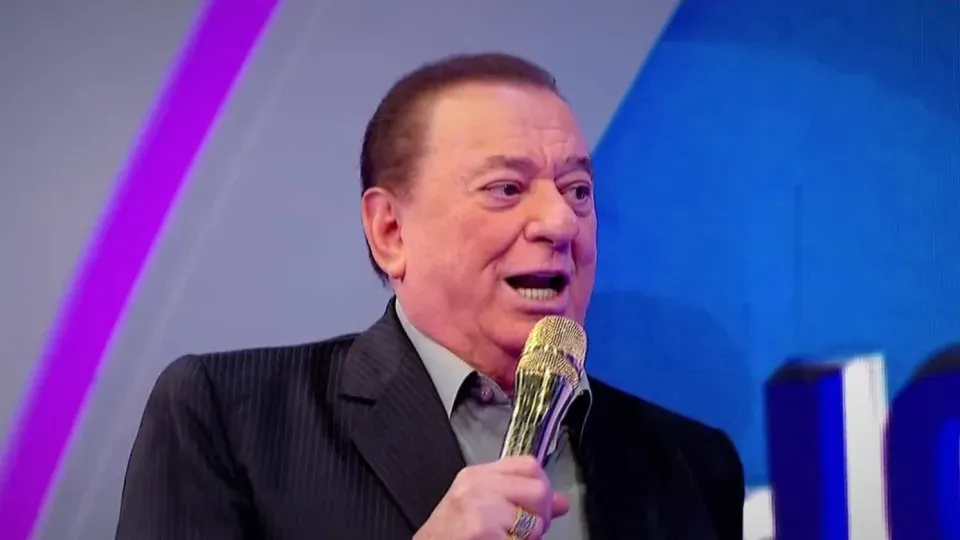 Raul Gil tem previsão de alta em breve, diz filho