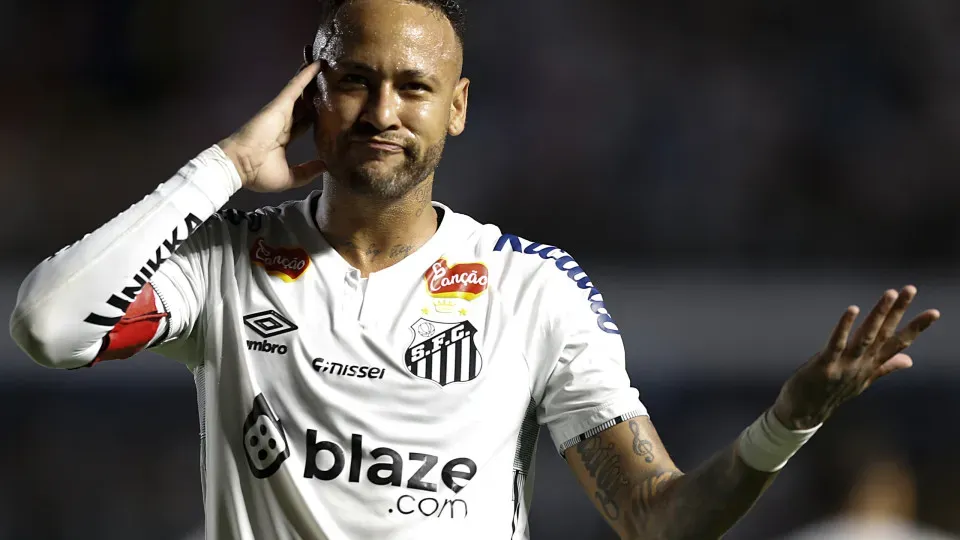 Neymar desabafa e diz que foi chamado de mercenário por torcedor