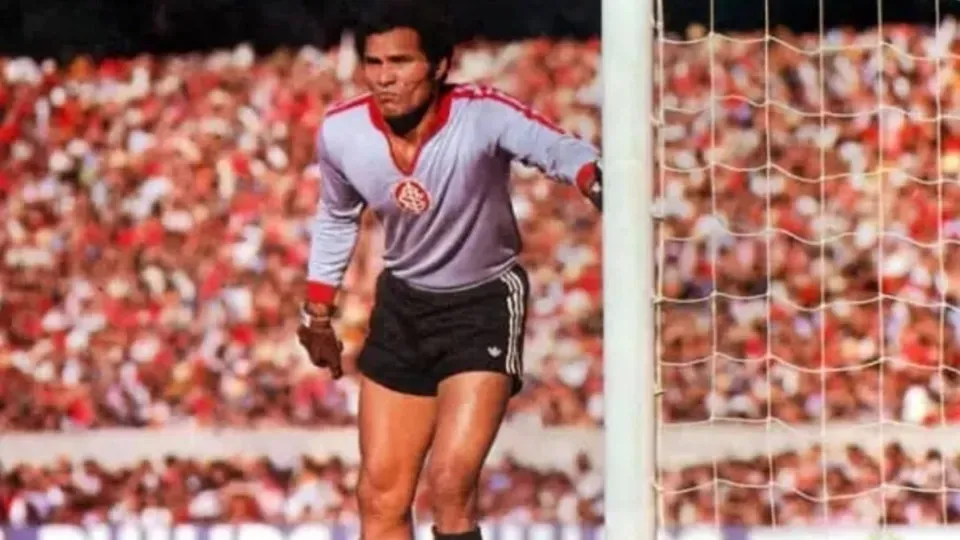 Morre aos 87 o ex-goleiro Manga, ídolo de Botafogo e Internacional