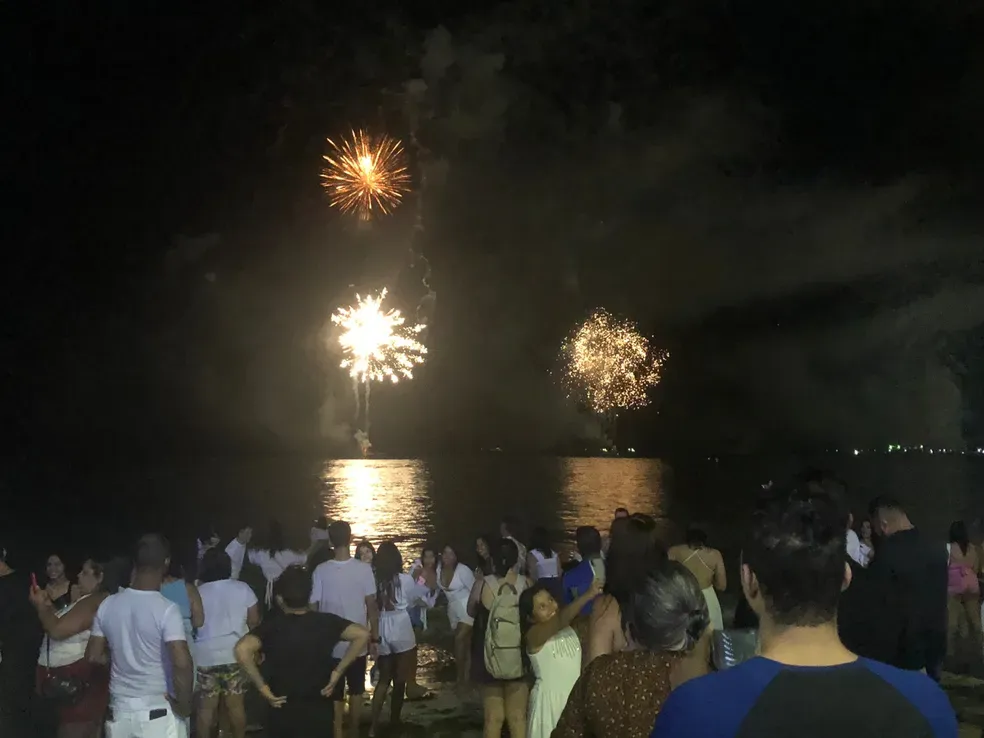 Primeira festa de réveillon após a pandemia reúne milhares de pessoas em Maceió