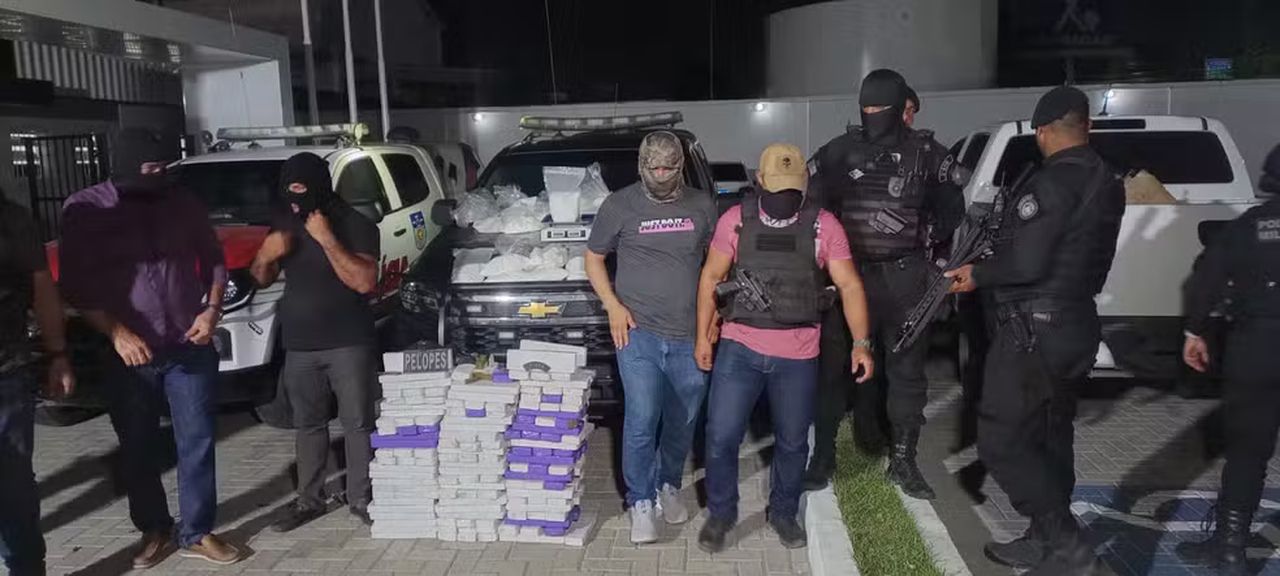 Duas pessoas são presas com 160 kg de drogas no Benedito Bentes, em Maceió